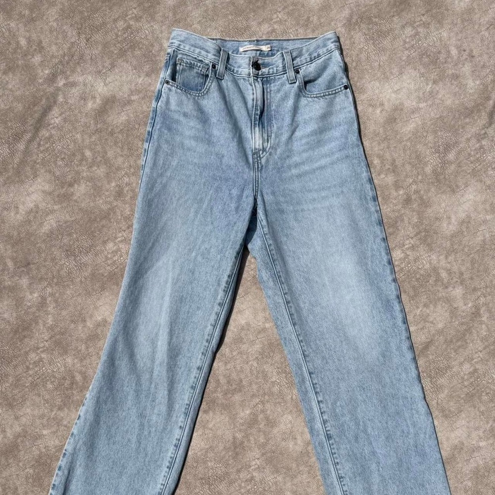 Levi's High Wasted Straight Leg Jeans Size 26
